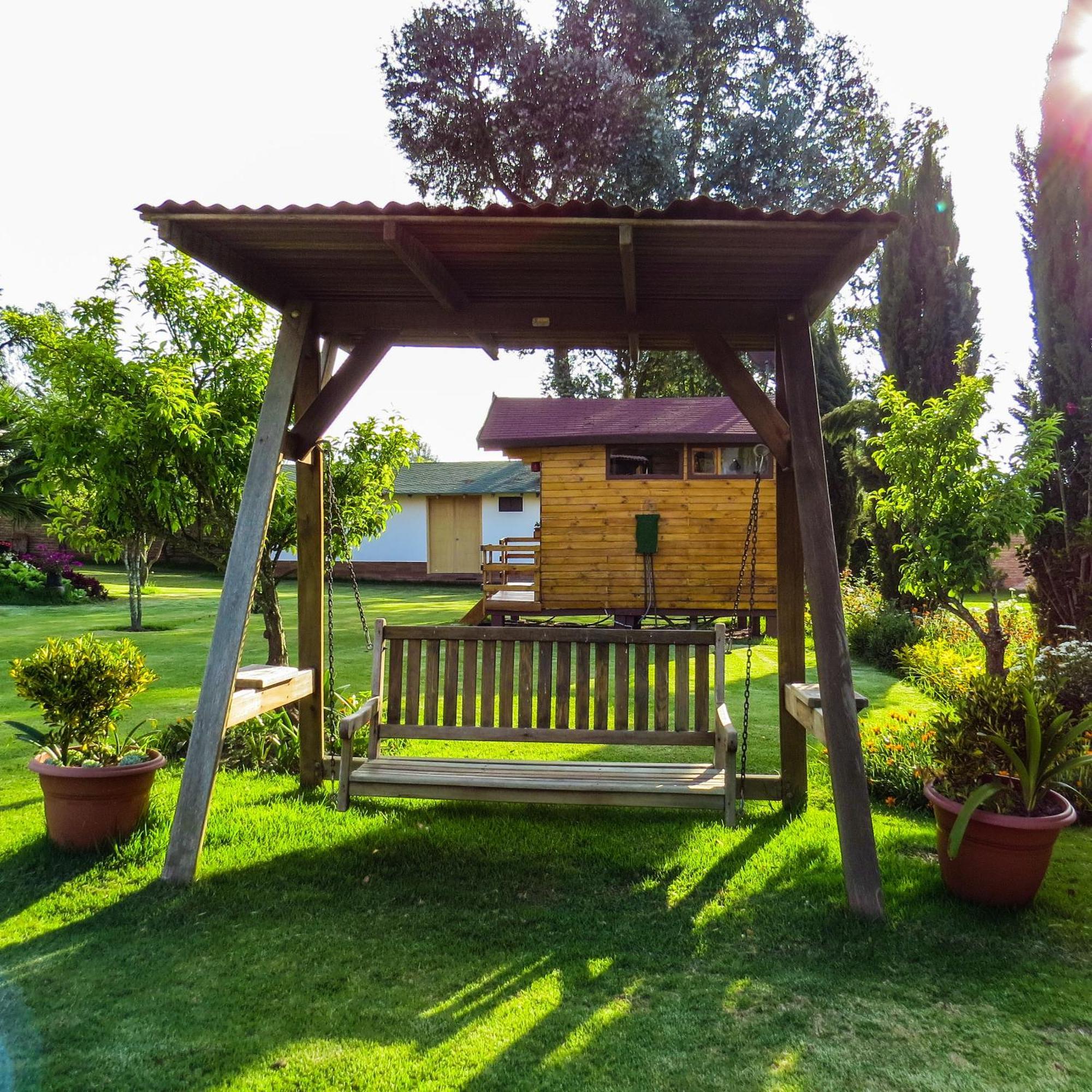 Hosteria Airport Garden Tababela Bagian luar foto